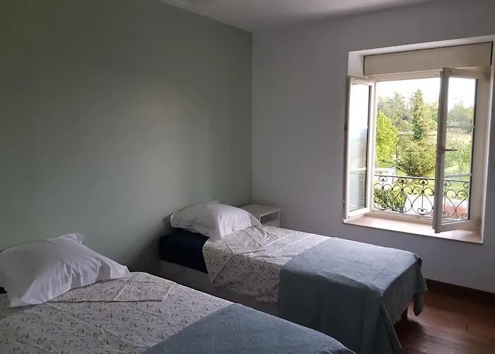 Champagne Villa Colombey-les-deux-Églises